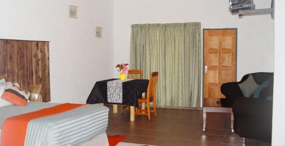 Esther's Lodge
