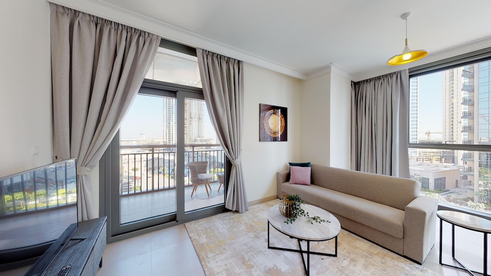 Lux BnB Dubai Creek Residences