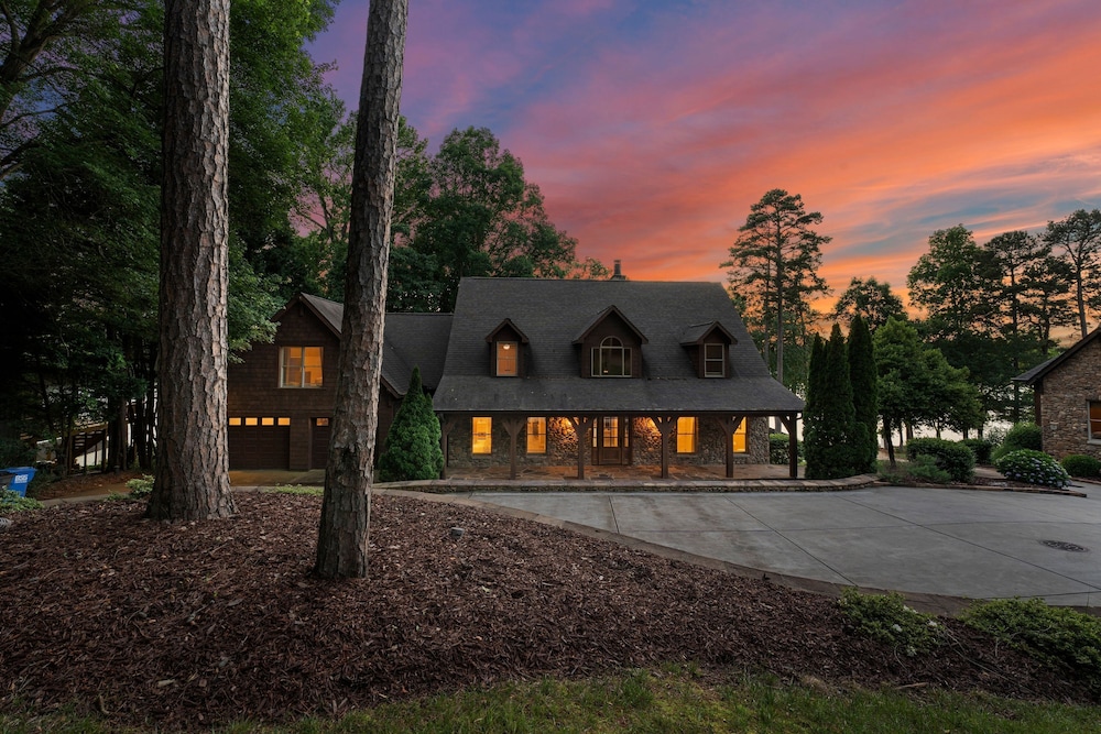 Sunset Shores Resort The Homestead by Avantstay