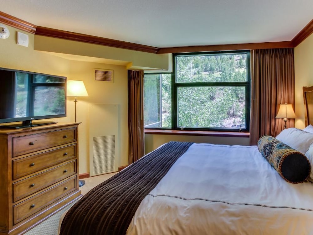 Lake Tahoe Vacations - Resort at Squaw Creek 345 and 347 - Property Image 22