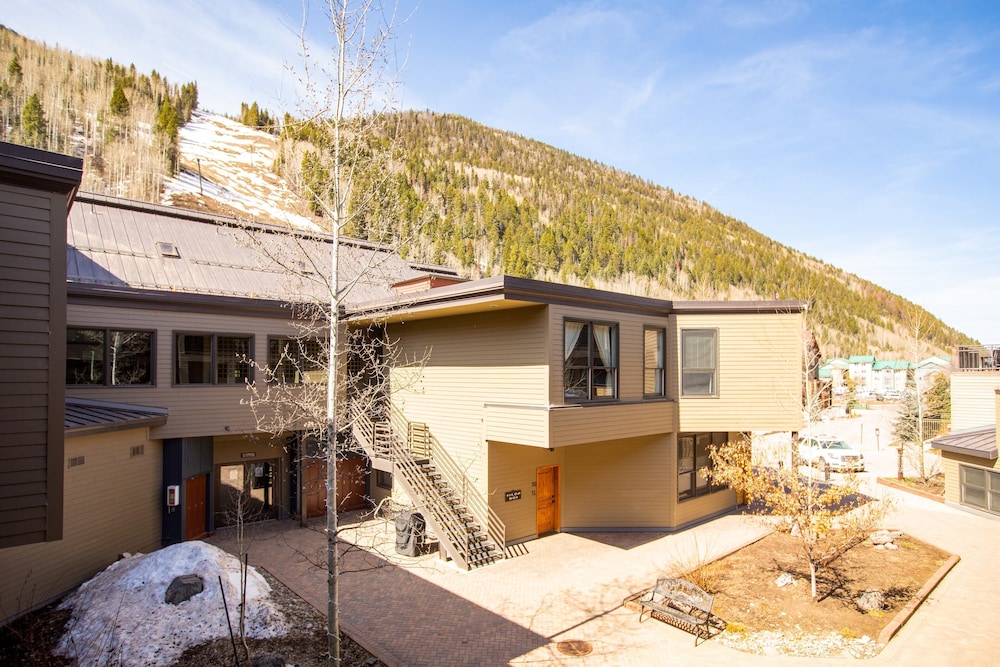 Cimarron Lodge 22 by Avantstay Ski-in/ski-out Property in Complex w/ Two Hot Tubs! Permit#12986 view 5