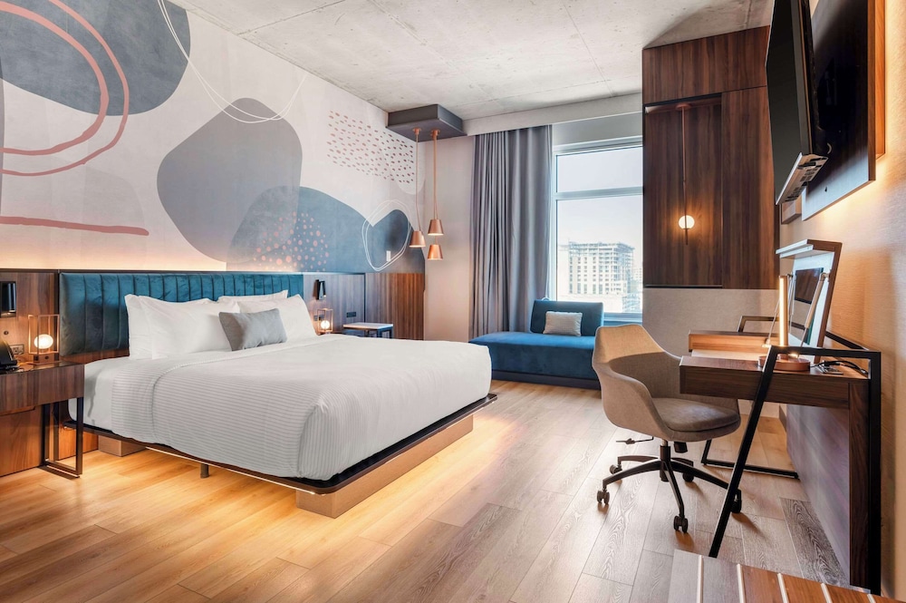 Cambria Hotel Nashville Midtown 12