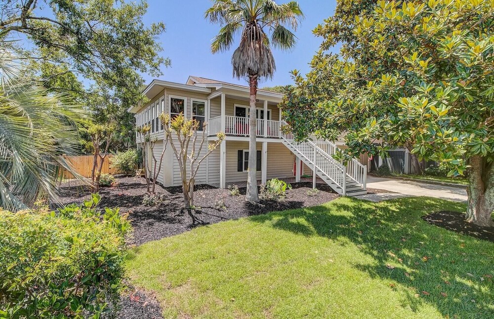 11 43rd Avenue by Avantstay Pool + Close to Beach!