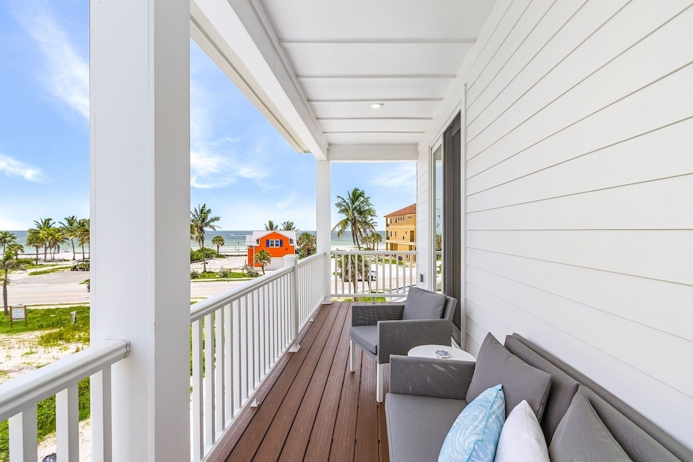110 Sea Le Vie: 5br/4.5ba Brand New Build W/ Pool! 5 Bedroom Home