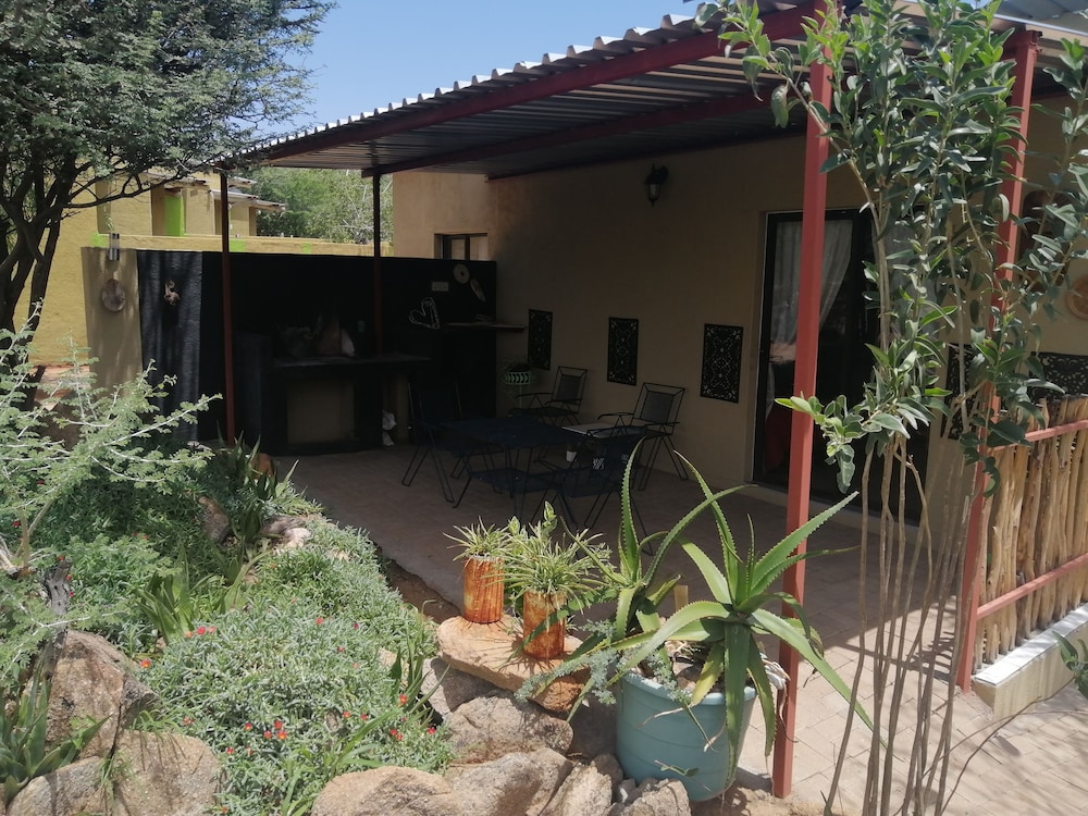 Ann's Lodge & Camping