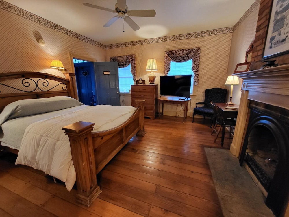 Applebutter Inn