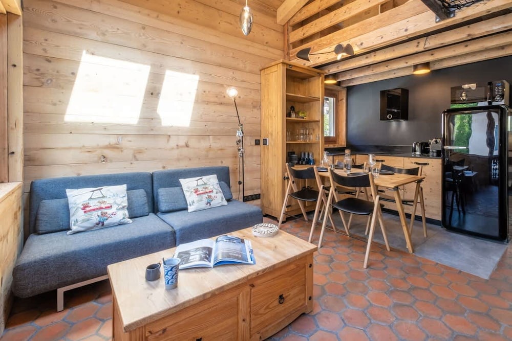 Chalet Racar for 4 People Town Center and Mountain View
