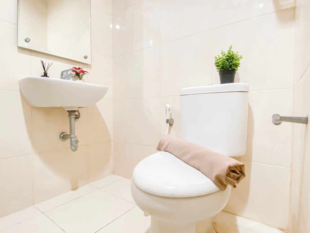 Simple Studio (No Kitchen) Near President University At Elvis Tower Apartment