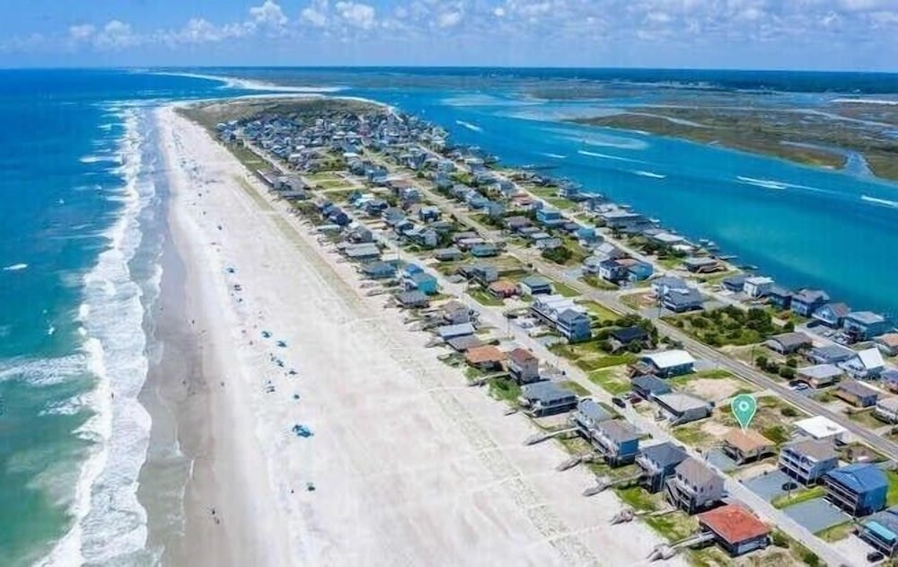 Mountains to Sea by Topsail Realty