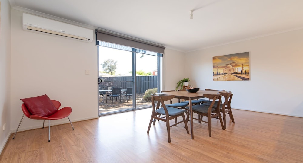 Unwind Adelaide City Condo