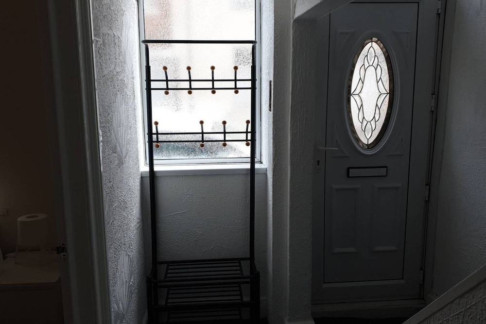 South Shields Vacations - South Shield's Hidden Gem Amethyst 3 Bedroom House - Property Image 2