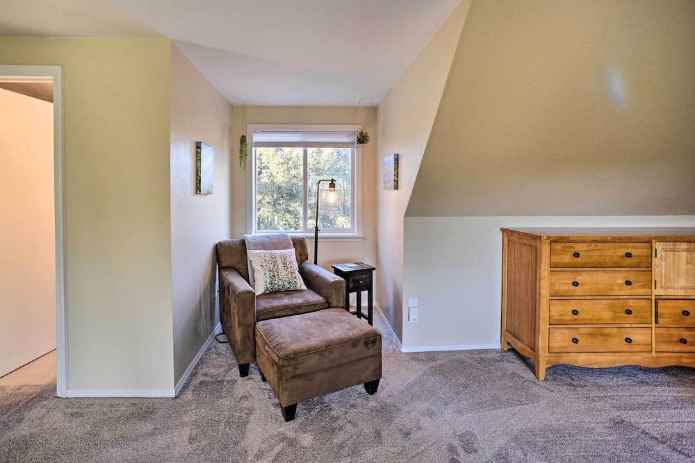 'mountain Haven' w/ Deck + Pikes Peak Views! view 3