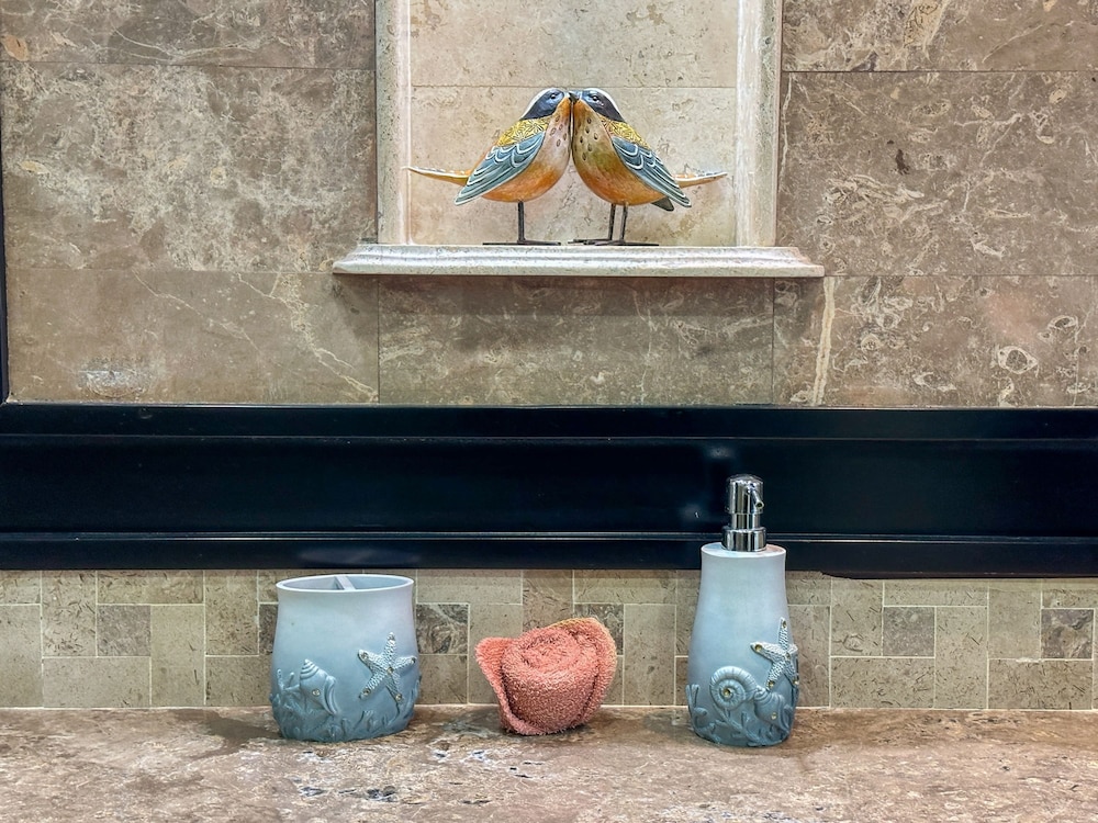 Upscale Ocean View Condo Close to it all Great
