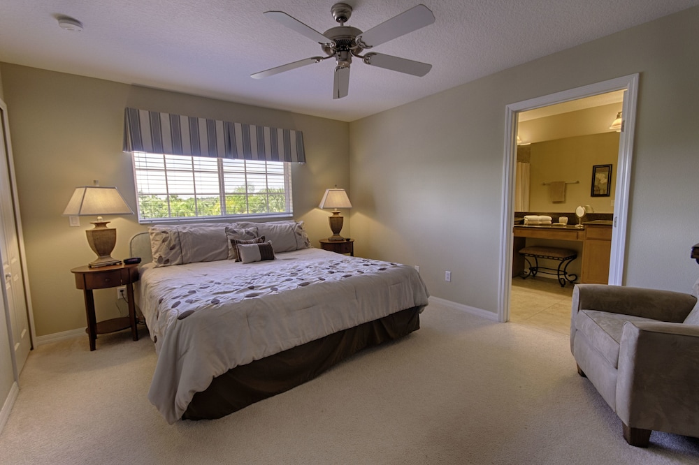 7BR Pool Home Emerald Island by SHV-8409