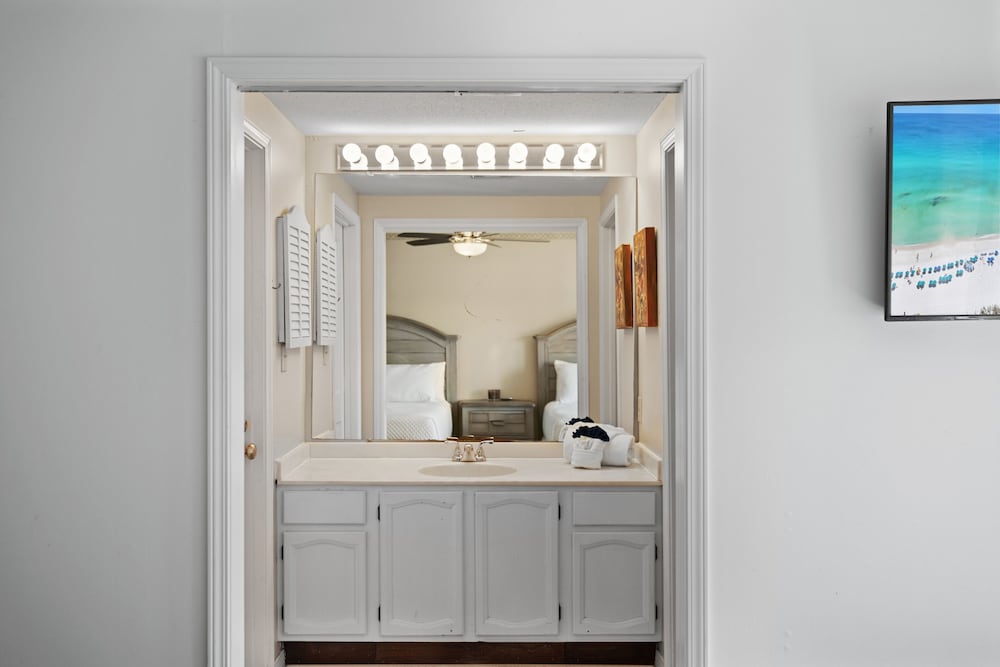 High Tides And High Proof 105 2 Bedroom Condo