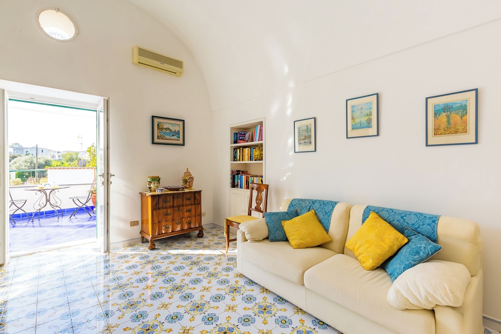 Capri Turquoise by Napoliapartments
