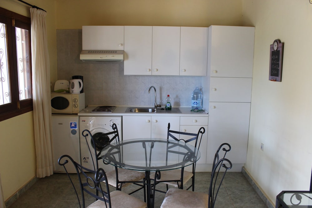 Rustic 1-bed Bungalow in Parque Holandés