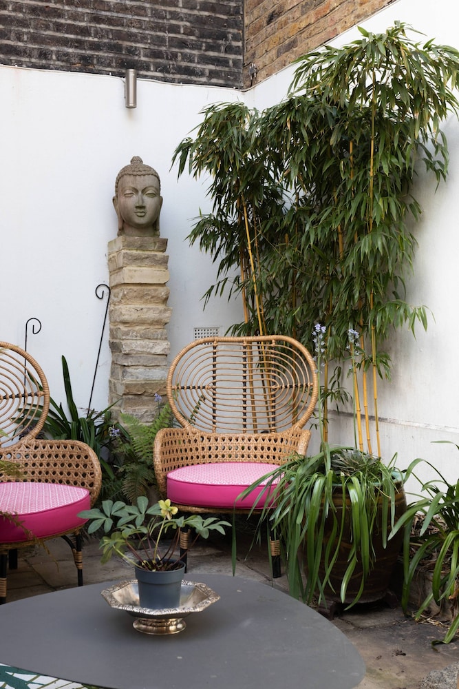 Molyneux Street II by Onefinestay