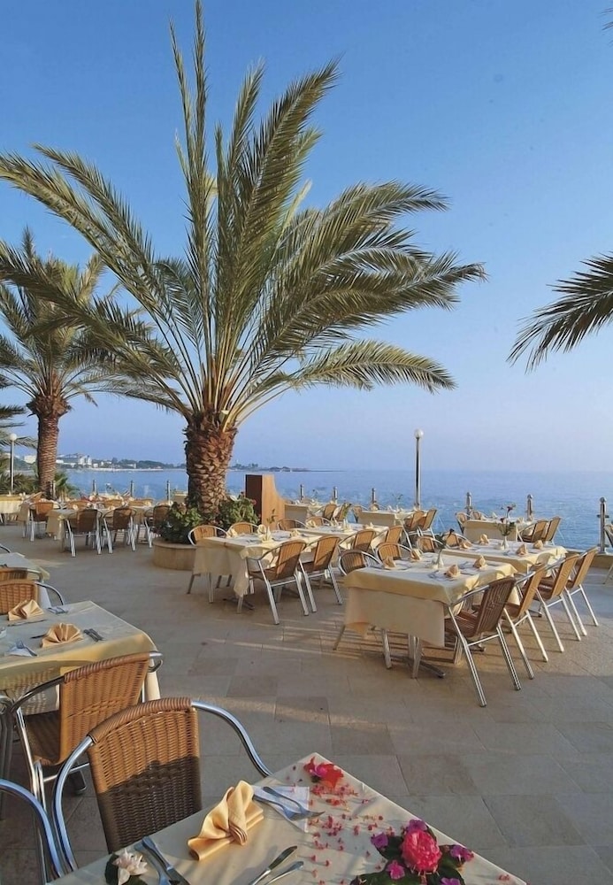 Rubi Hotel