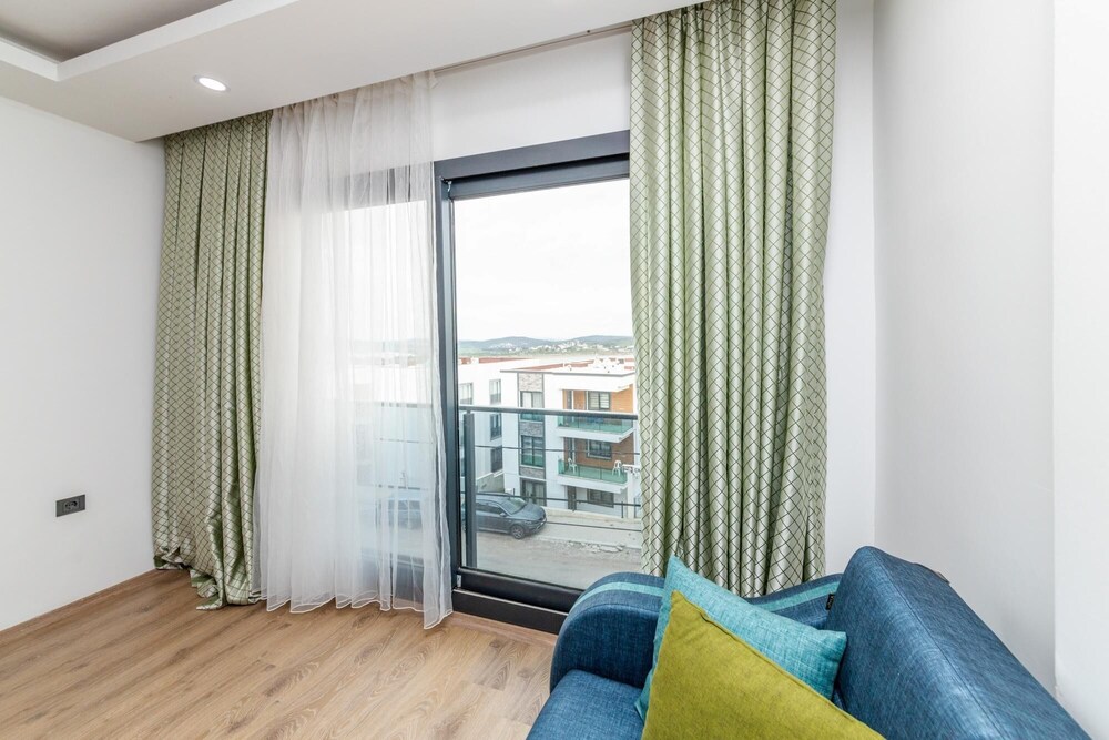 Spacious Flat With Balcony in Mugla view 3