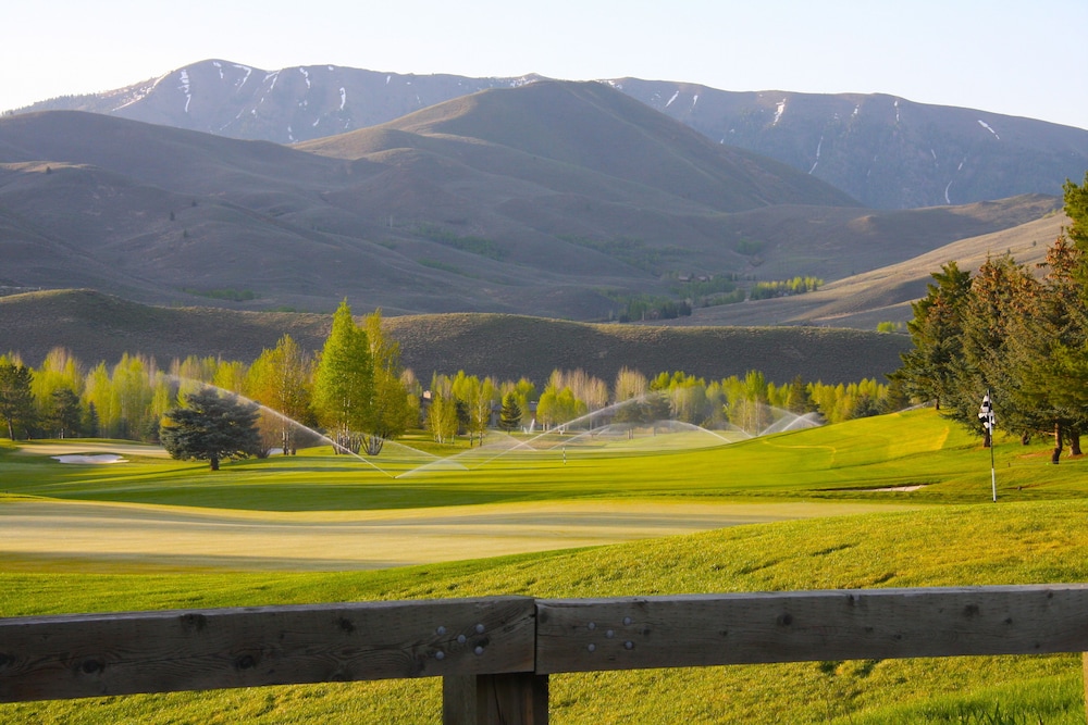 Elkhorn Village - Property Image 1