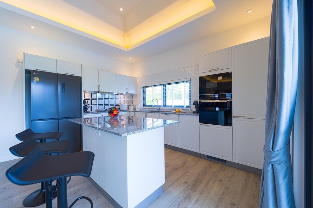 New Modern 3 Bedroom Villa MB35