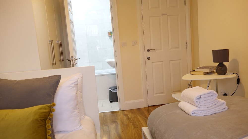 Heathrow Ensuites Rooms