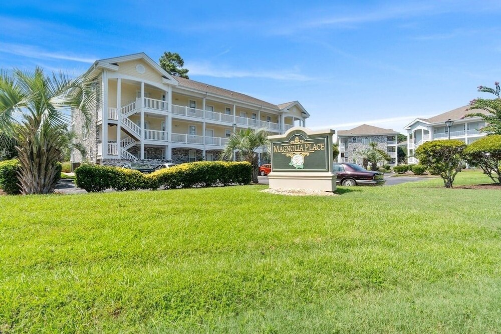 Magnolia Pointe Luster Leaf 4861-403 2 Bedroom Condo