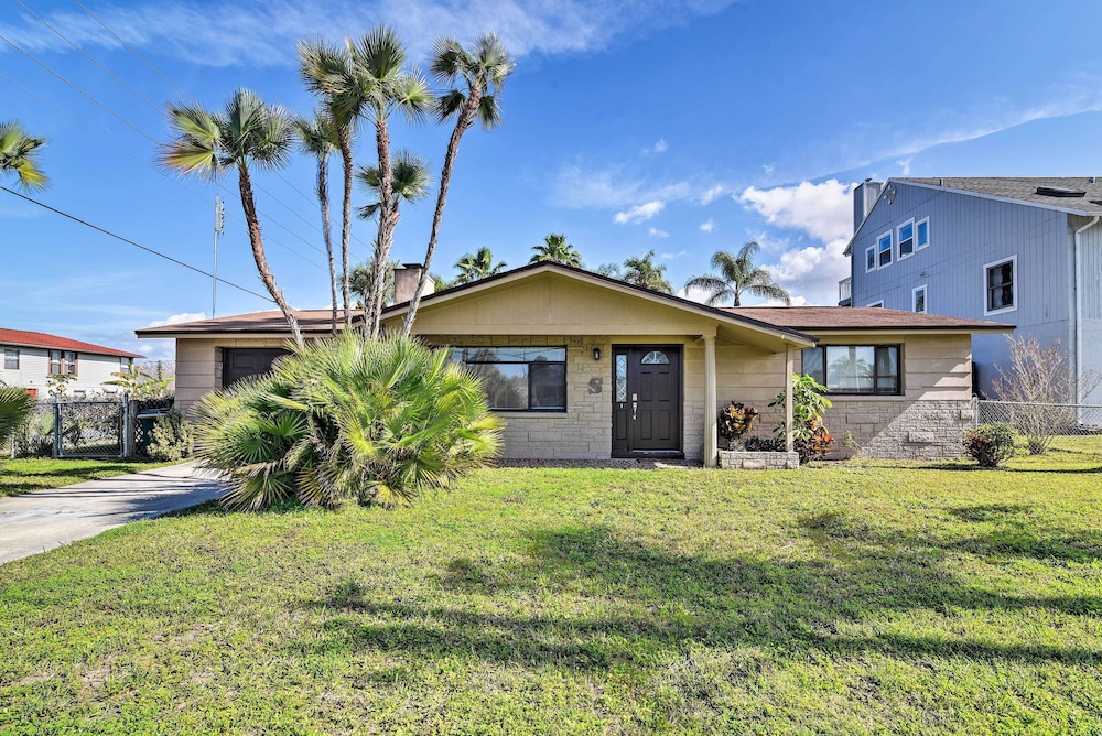 Walk to Gulf: Home w/ Boat Dock in Hudson! view 4