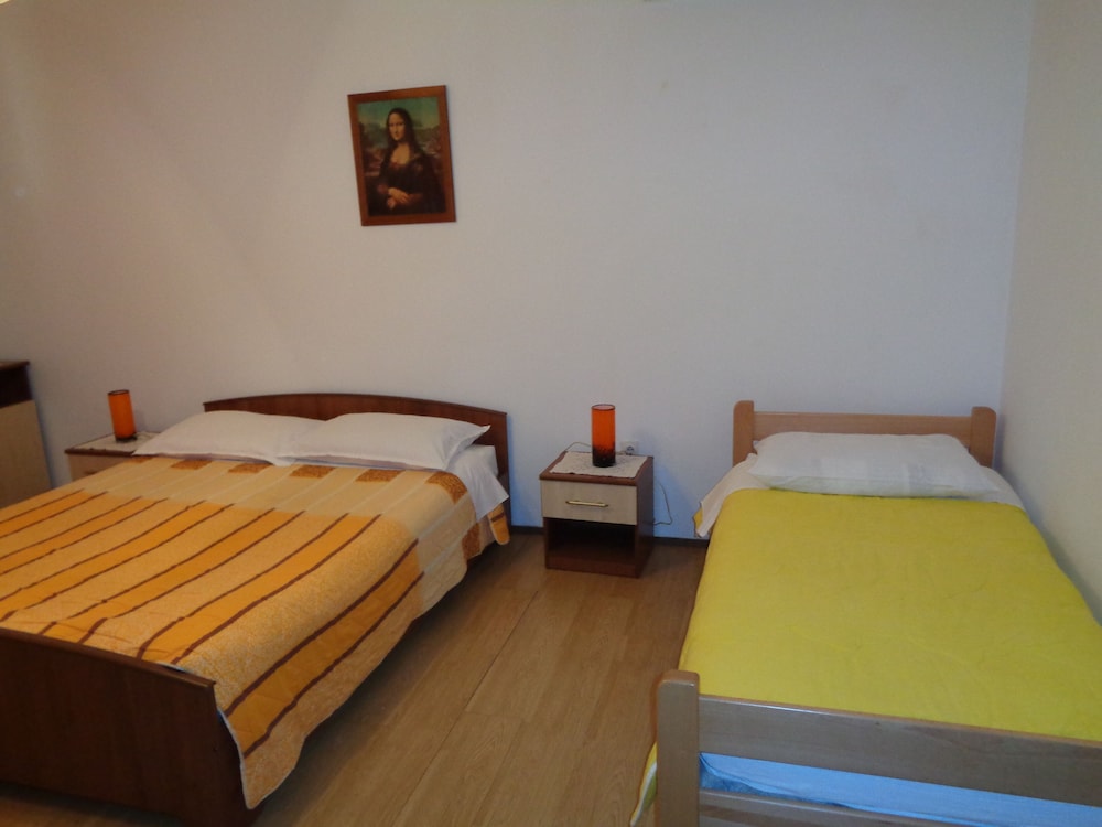 Apartments Ivica - Quiet Street view 3