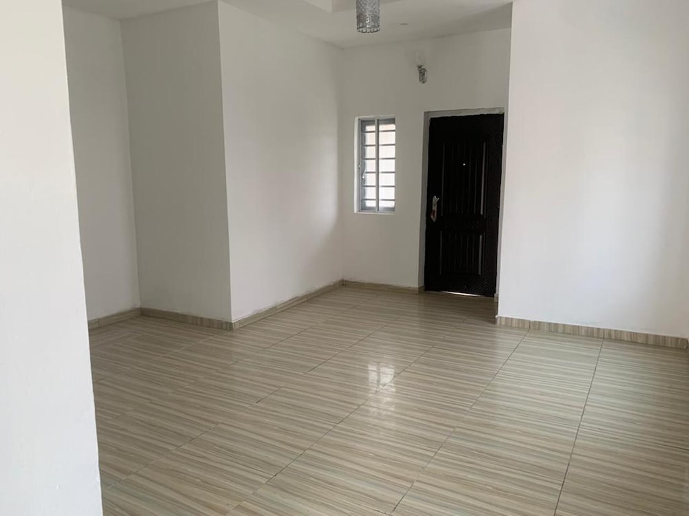 Beautiful 2-bed Apartment in Badore, First Unity view 3