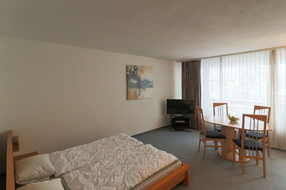 Apartments Cresta