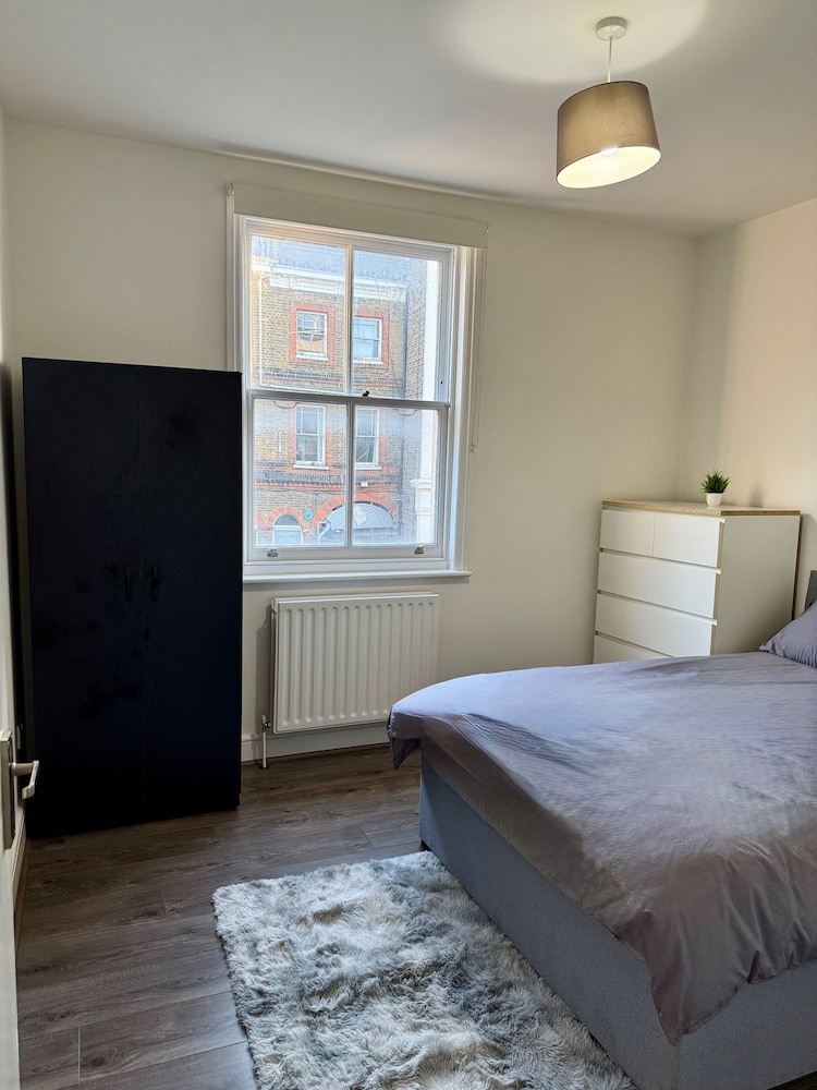 2bed Apartment-sleeps 4, Pets Ok & Balcony