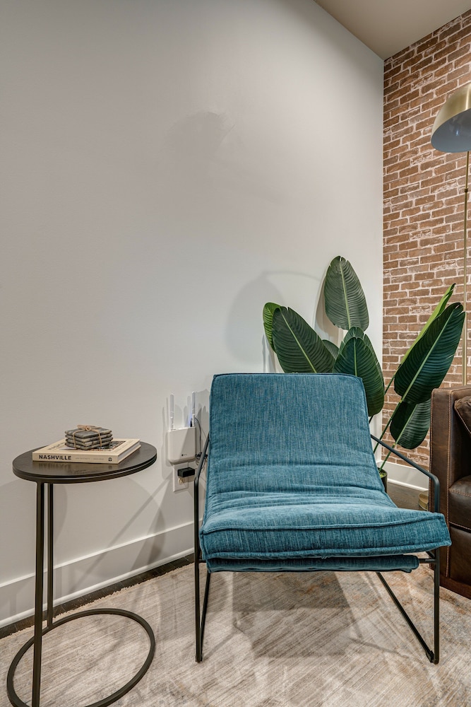 Lofts At 30th - Urban Lodge - Mins to Broadway!