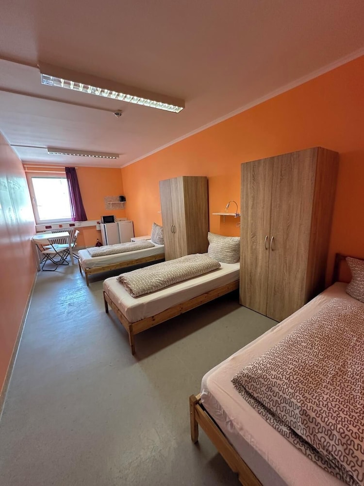 2-Rent Group Hostel Zimmer&Apartments GKP2