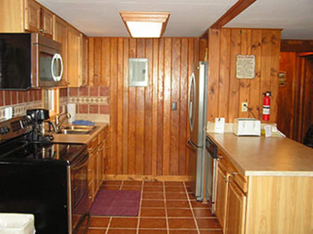 Cabins at Twinbrook Resort
