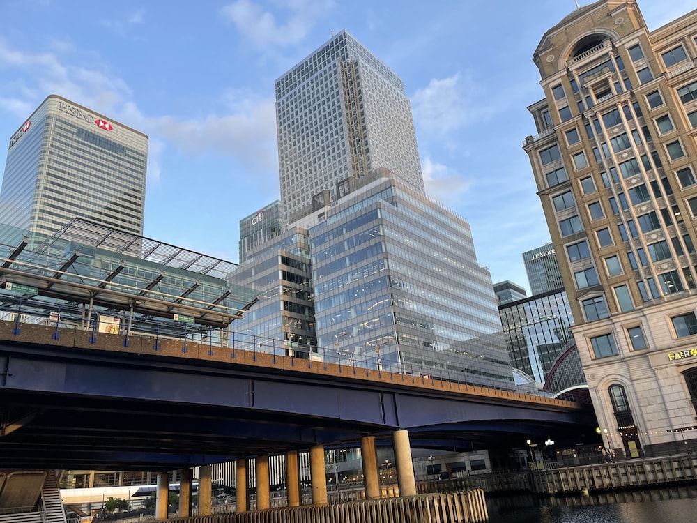 Stunning View 2 Bed Apartment - Canary Wharf City