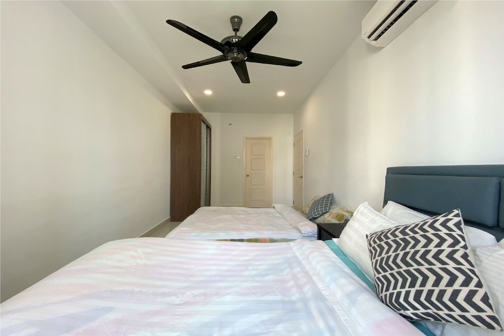 OYO 90192 Mansion One Suites photo 4