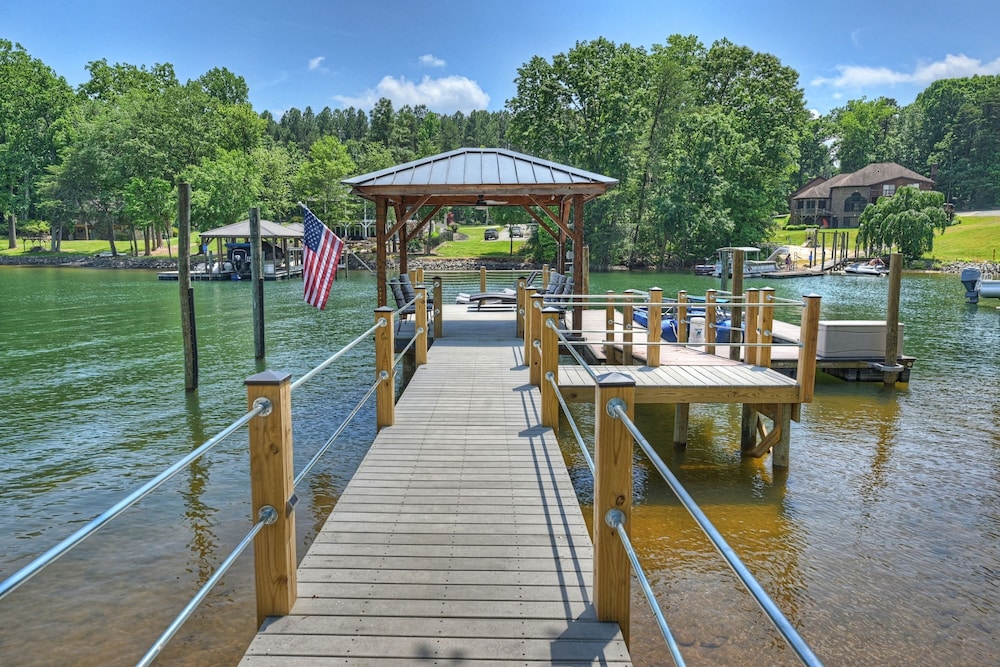 Bright Water Cove by Avantstay Saltwater Pool