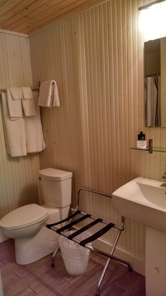 The Saugatuck Retro Resort Motel - Property Image 3