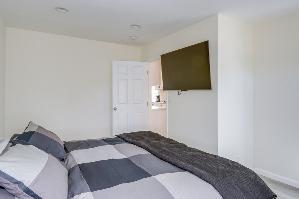 Walk to Dtwn Tehachapi: Updated Getaway w/ Yard!