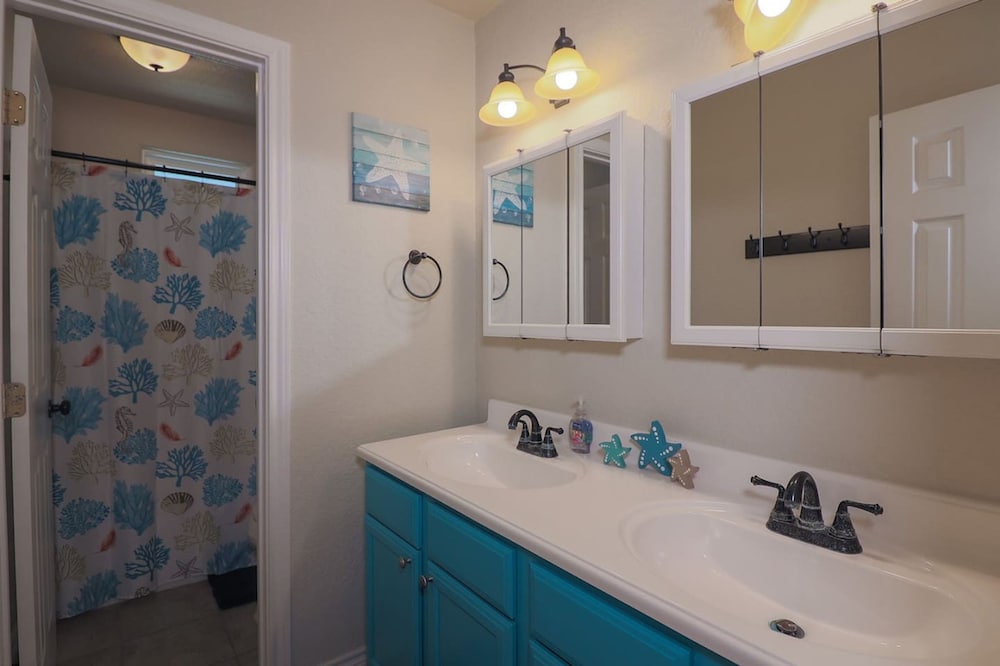 Superb Home With Private Walkover to Beach