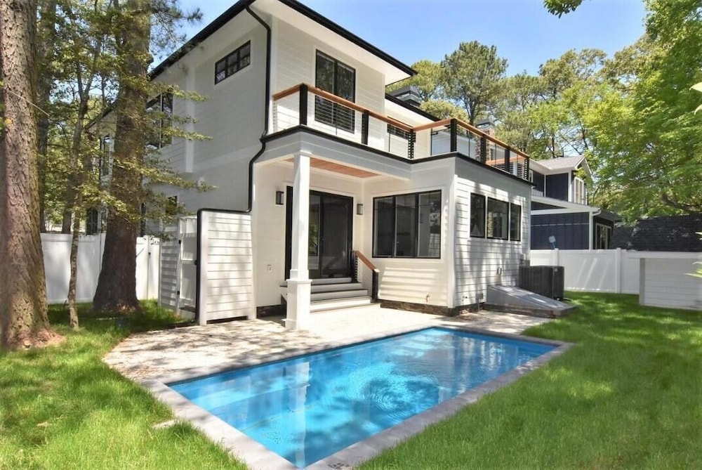 Columbia Avenue 48