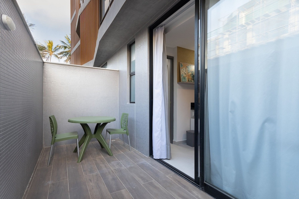 Breeze Residence By Carpediem