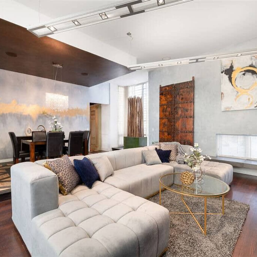 5BR 5BA Architectural Estate-theatre Gym Rooftop