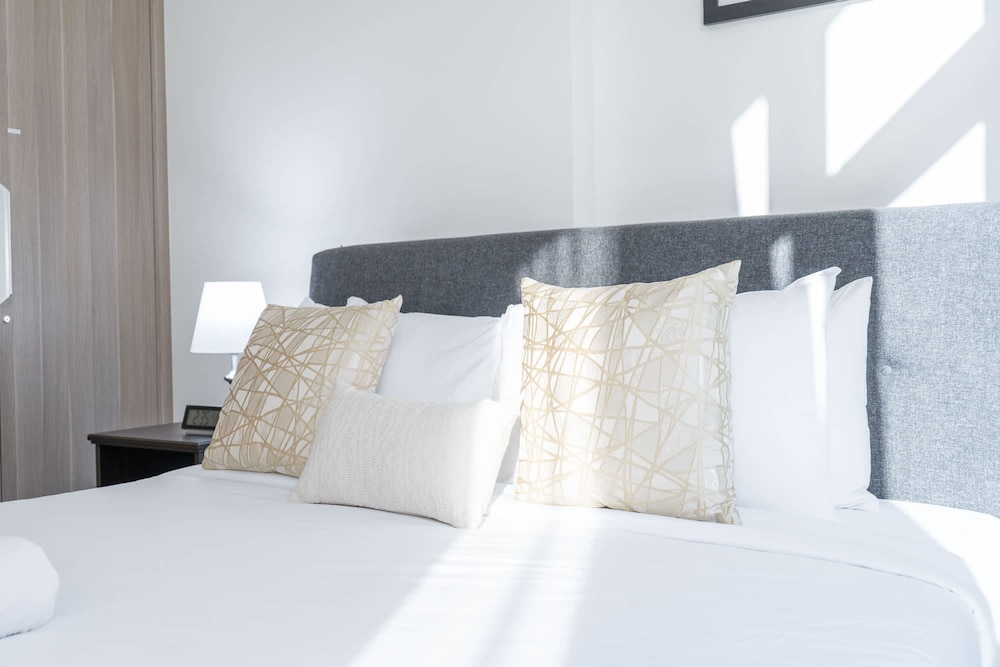 Indulging 1 Bedroom in Azizi Riviera 6