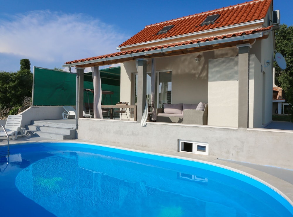 Villa Baras Garden - House With Pool