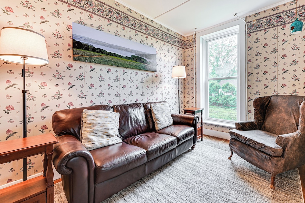 Near Lake & Wineries: Spacious Union Springs Home!