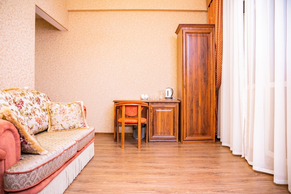 Hotel Liberty Fly