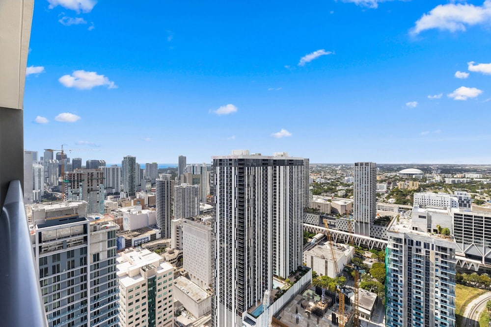 Prime City Location Luxury Condo